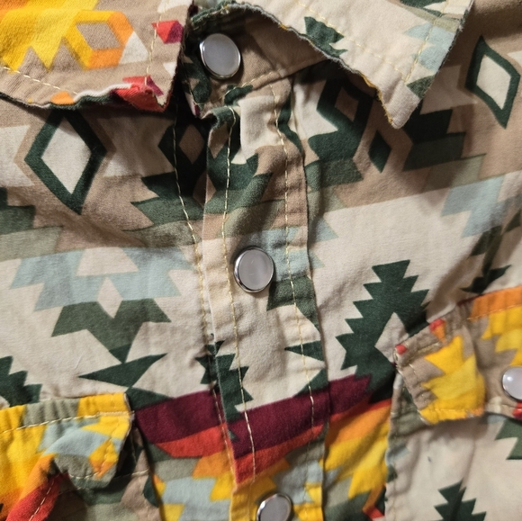 Nine Threads Kids Western Aztec Button Up Short Sleeve Pearl Snap Shirt - Picture 4 of 6